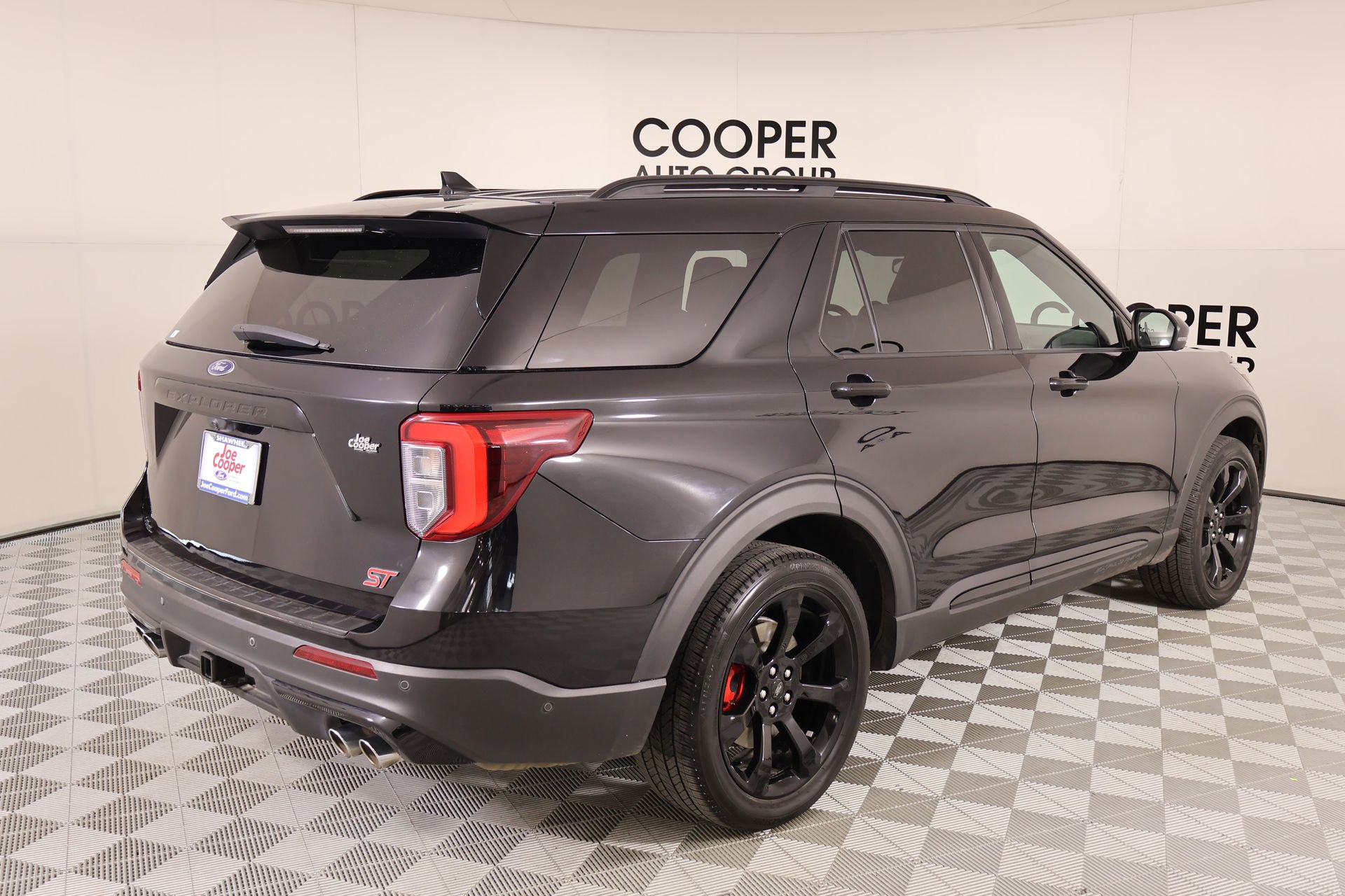 Used 2020 Ford Explorer ST w/ ST Street Pack image 23