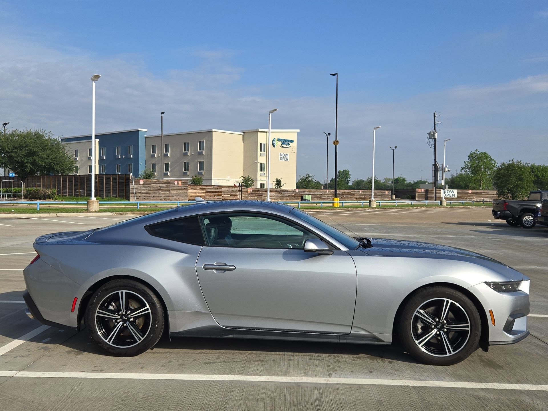 Used 2025 Ford Mustang Premium RWD image 2