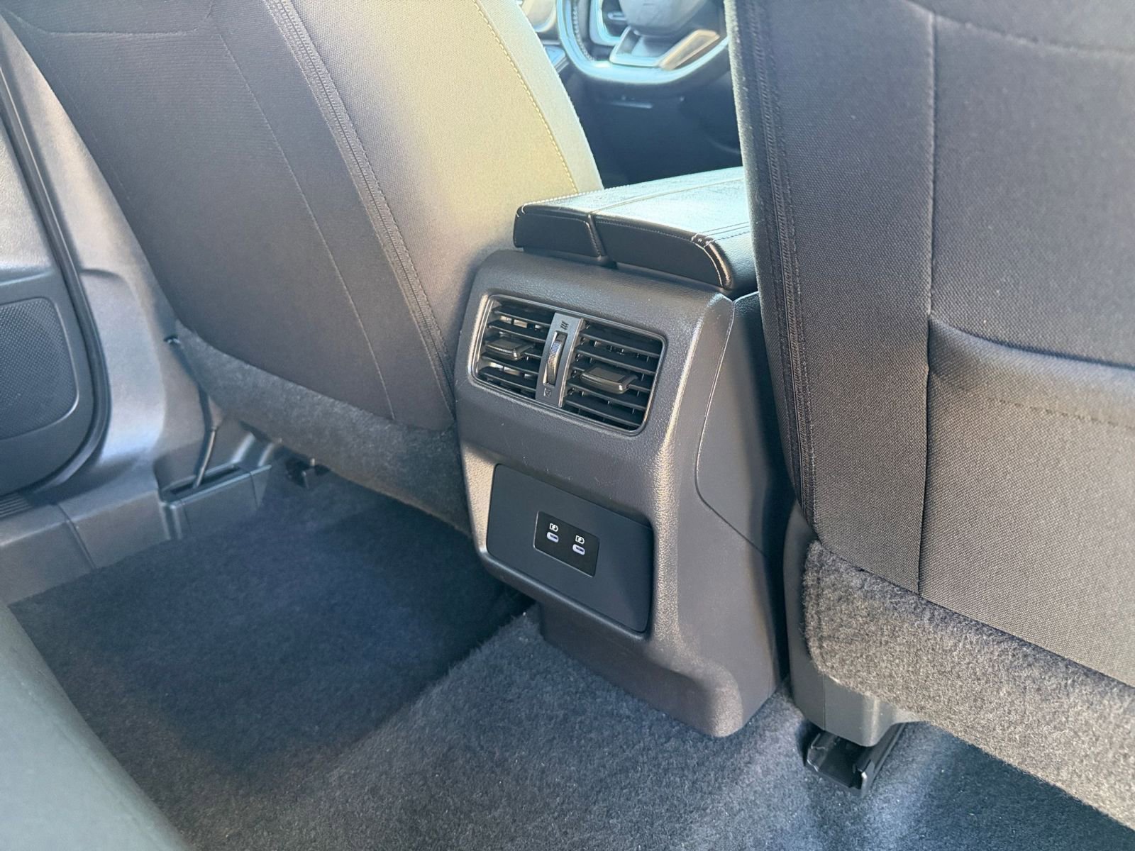 Used 2025 Nissan Rogue SV image 24