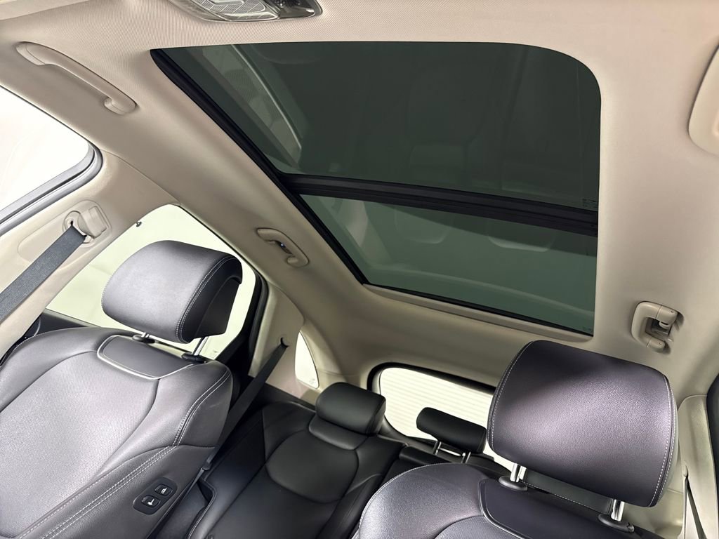 Used 2023 Genesis GV70 2.5T w/ Select Package image 17