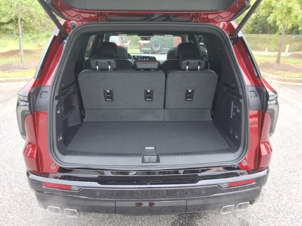 New 2027 Chevrolet Traverse RS FWD image 14