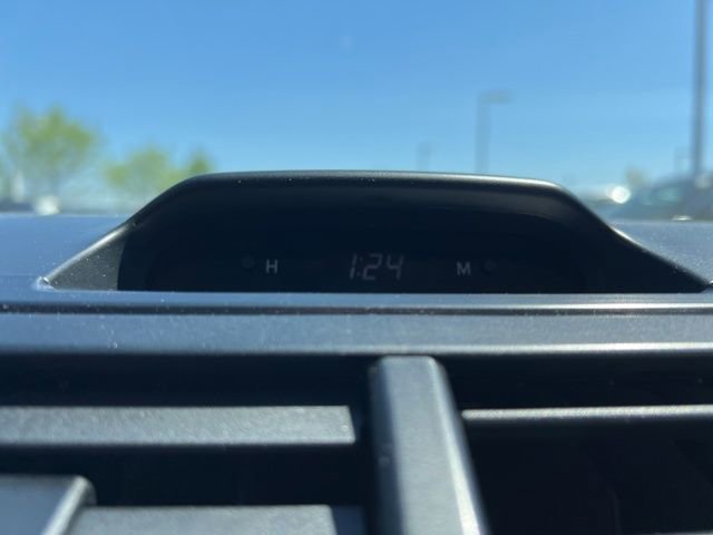Used 2014 Toyota Camry SE w/ Moonroof Package FWD image 17