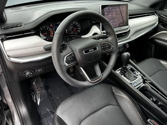 Used 2023 Jeep Compass Limited image 9