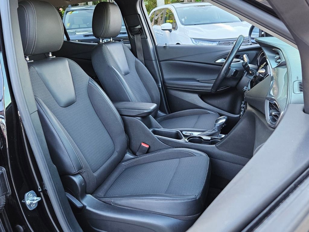 Used 2021 Buick Encore GX Select image 20