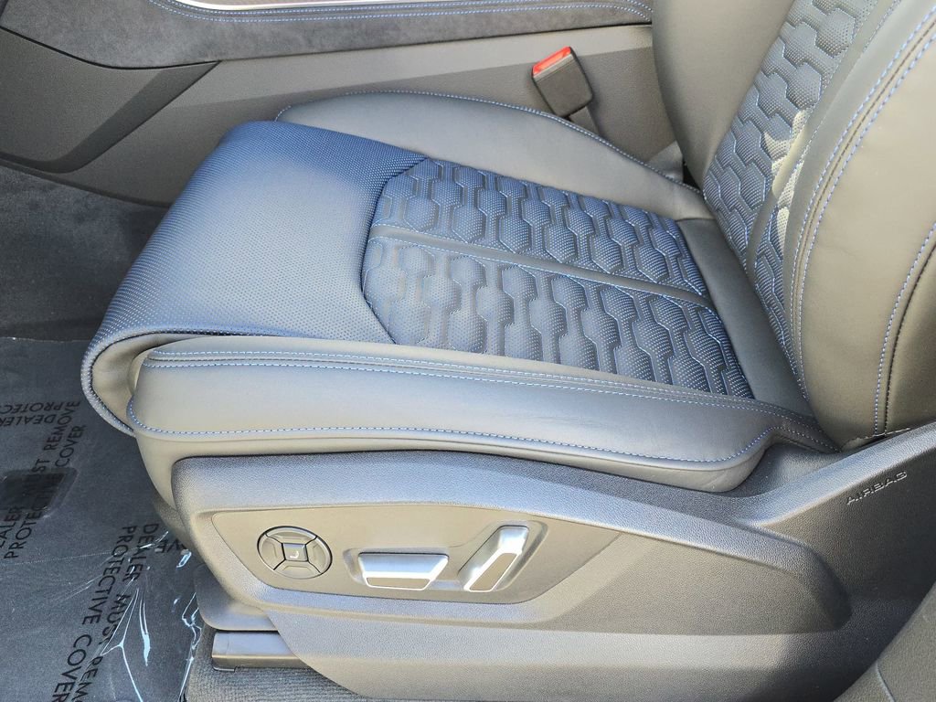 New 2026 Audi RS Q8 performance image 17