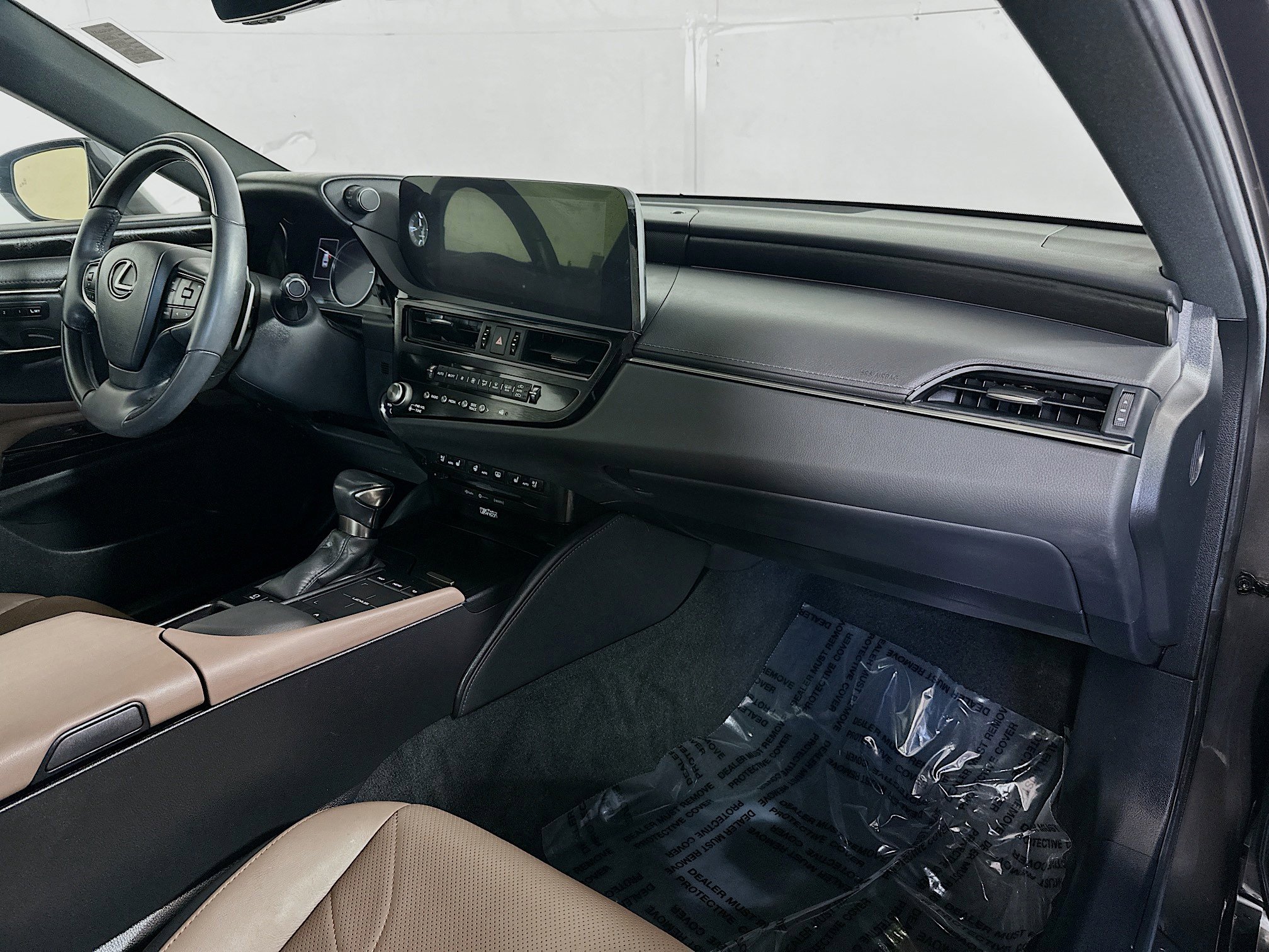 Used 2022 Lexus ES 300h w/ Accessory Package image 29