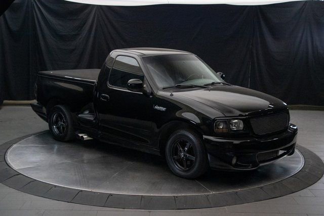 Used 2002 Ford F150 Lightning RWD image 3