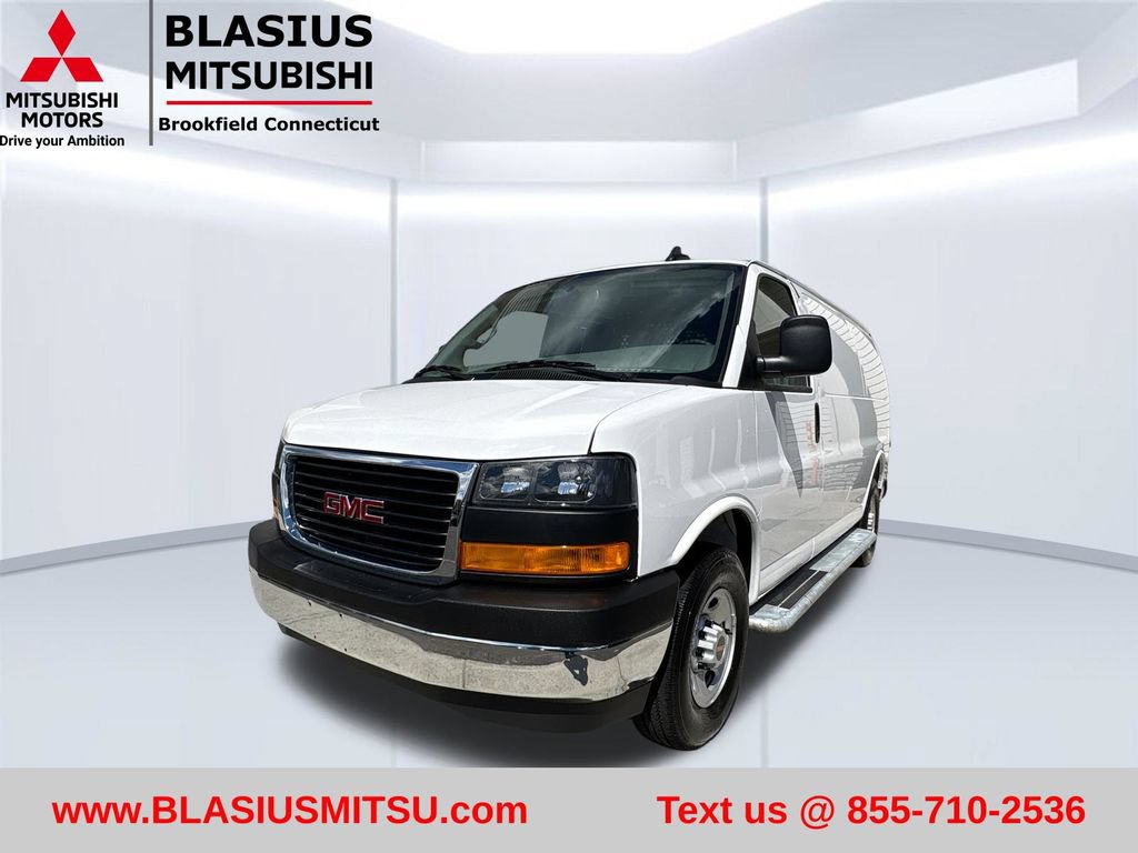 Used 2025 GMC Savana 2500 w/ Driver Convenience Package RWD image 3