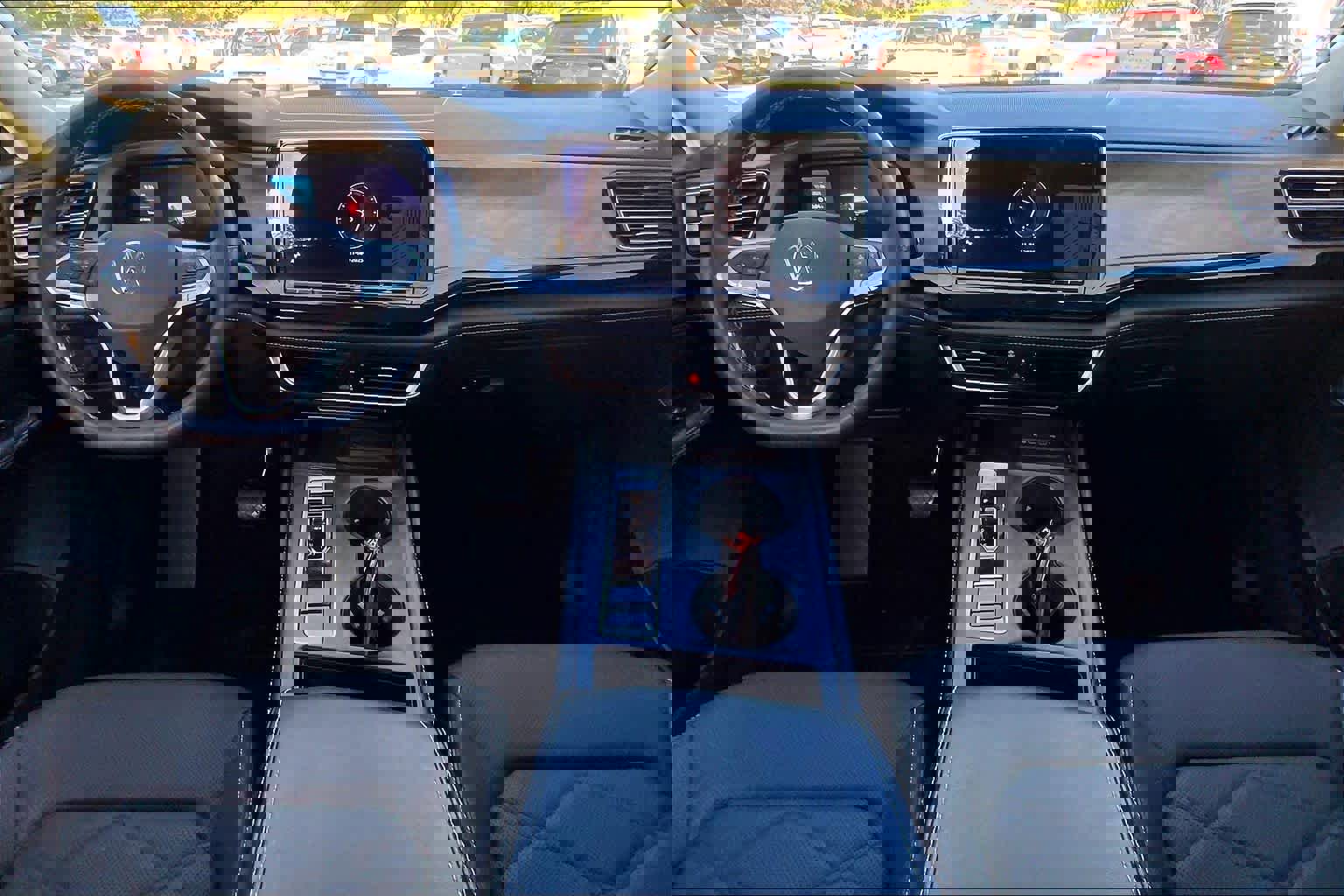 Certified 2024 Volkswagen Atlas SE image 25