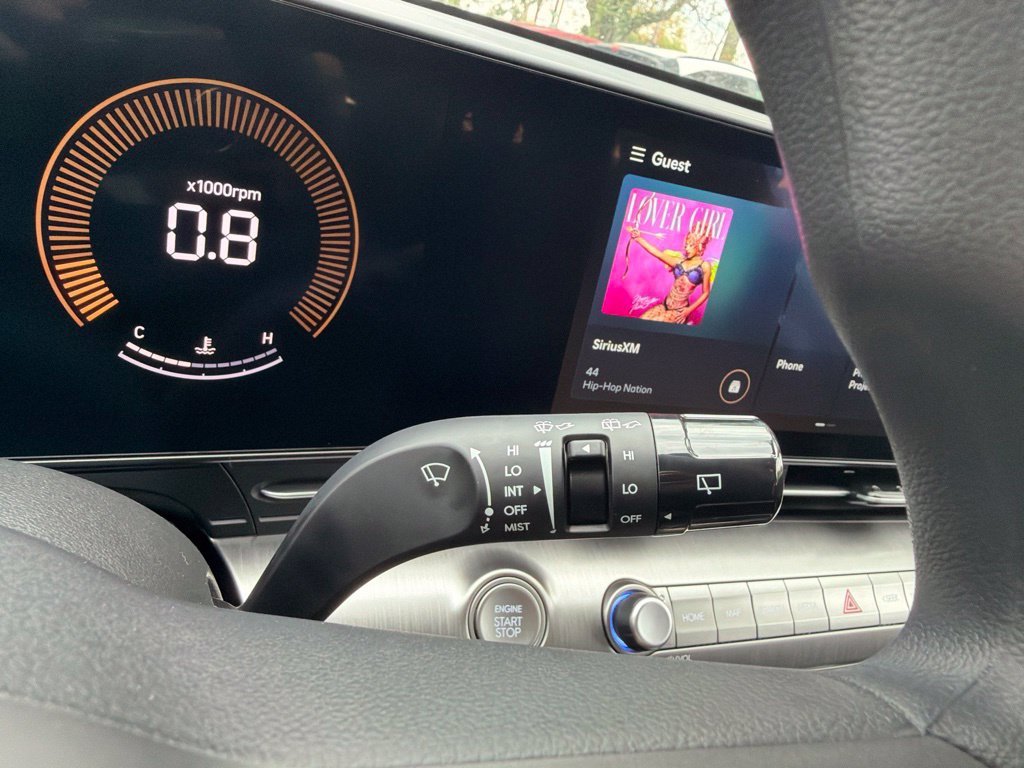 New 2027 Hyundai Kona SE AWD/4WD image 32
