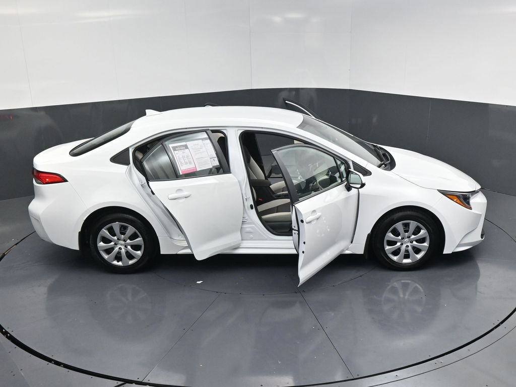 Used 2025 Toyota Corolla LE image 24
