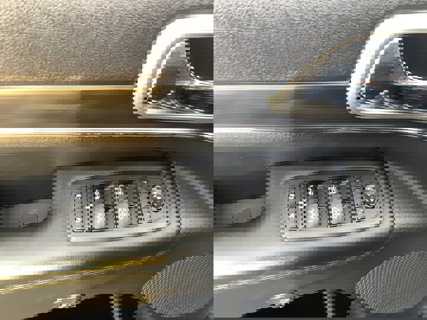 Used 2020 Jeep Grand Cherokee Limited image 11