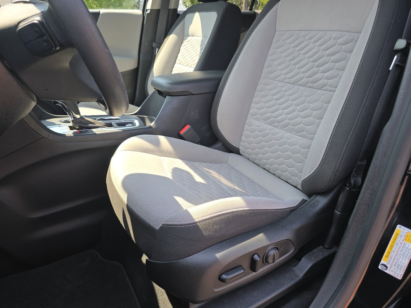 Certified 2021 Chevrolet Equinox LS w/ LS Convenience Package FWD image 28