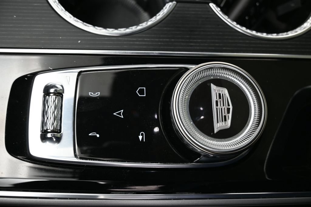 Used 2024 Cadillac Lyriq Luxury AWD/4WD image 32