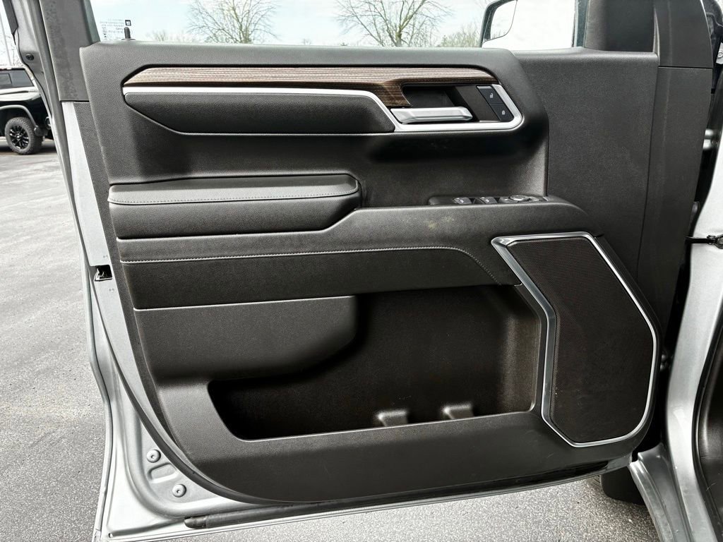 Used 2024 Chevrolet Silverado 1500 LT image 16