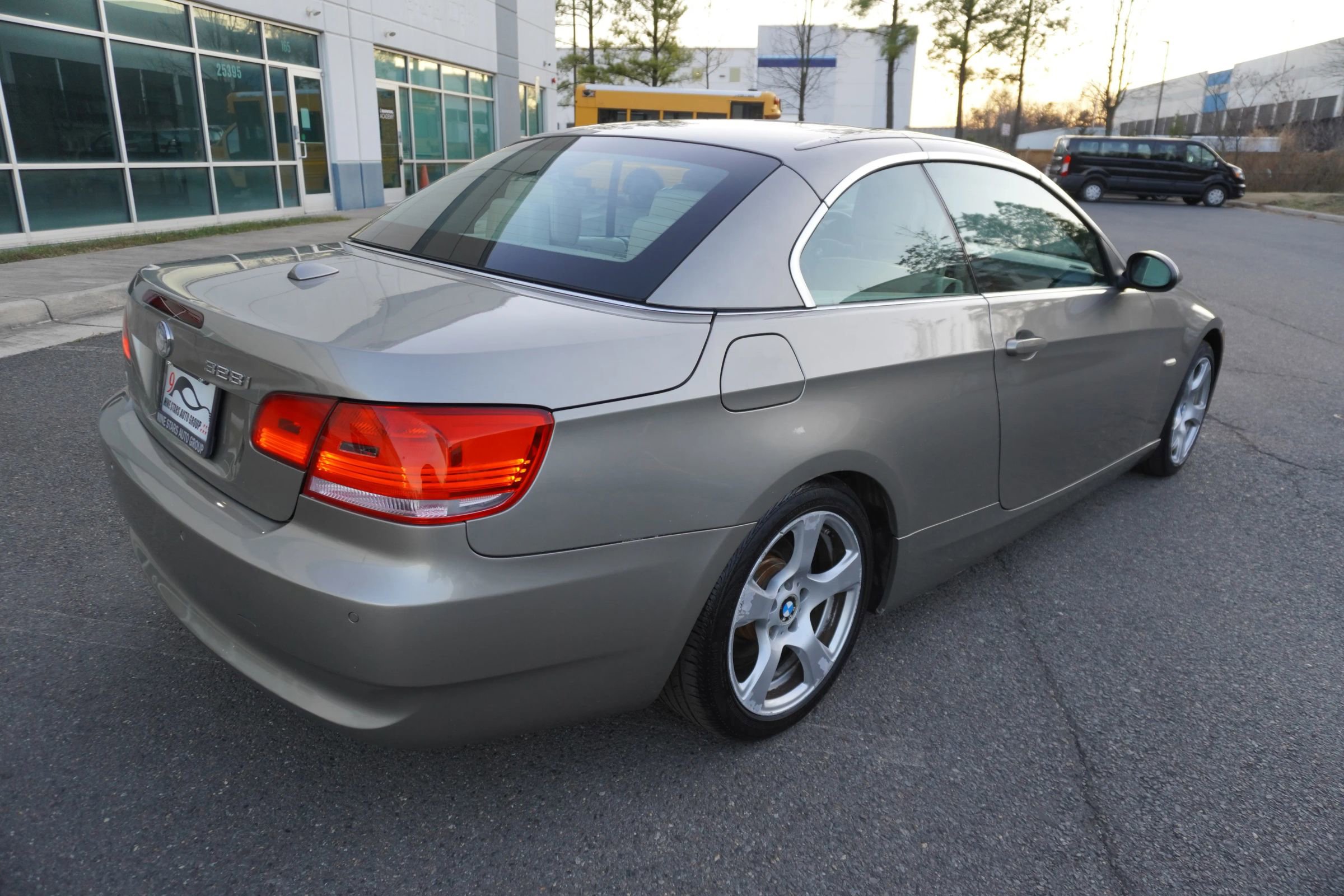 Used 2009 BMW 328i Convertible image 7