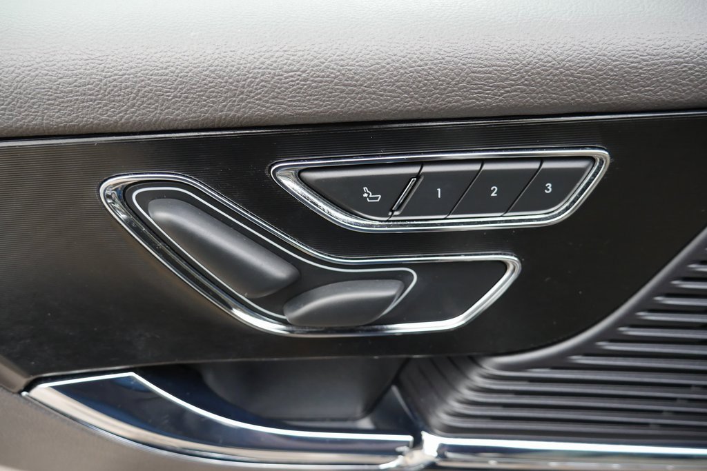 Used 2022 Lincoln Corsair Reserve w/ Equipment Group 201A image 32