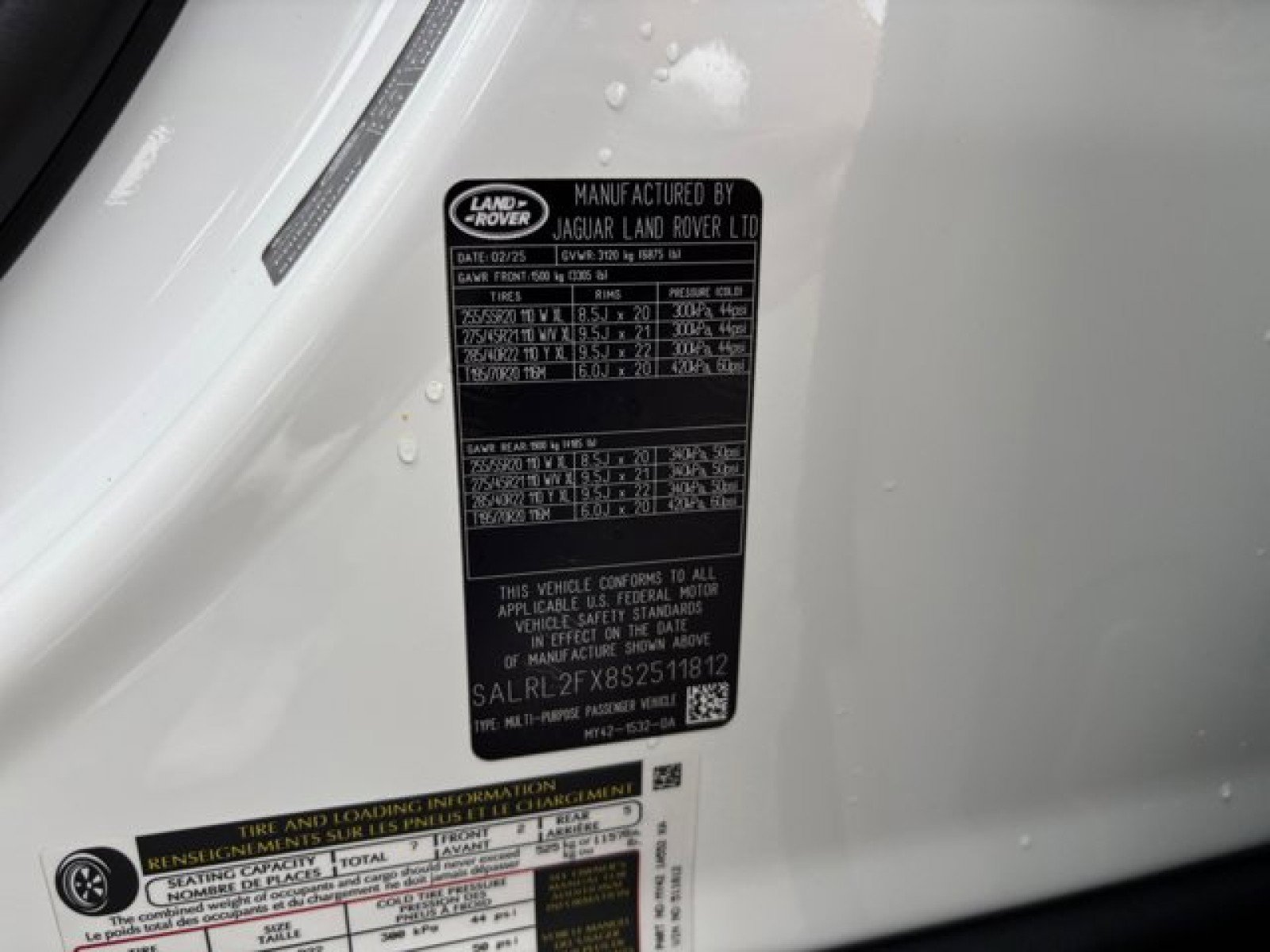 New 2025 Land Rover Discovery Dynamic SE image 23