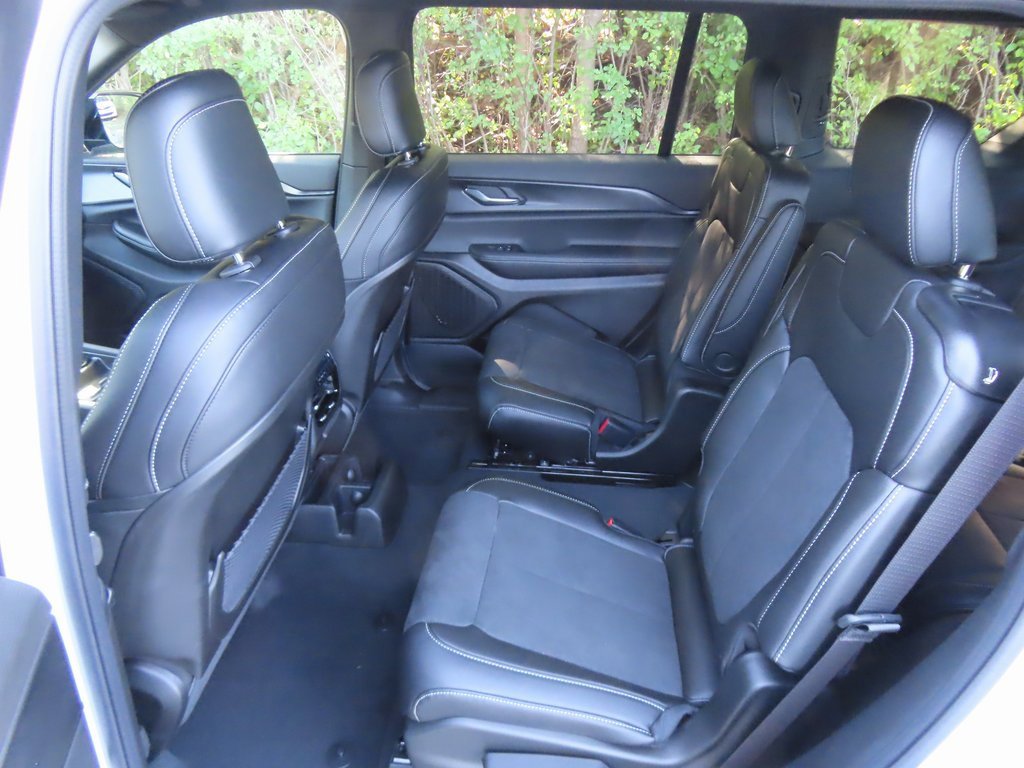 New 2025 Jeep Grand Cherokee L Altitude image 22