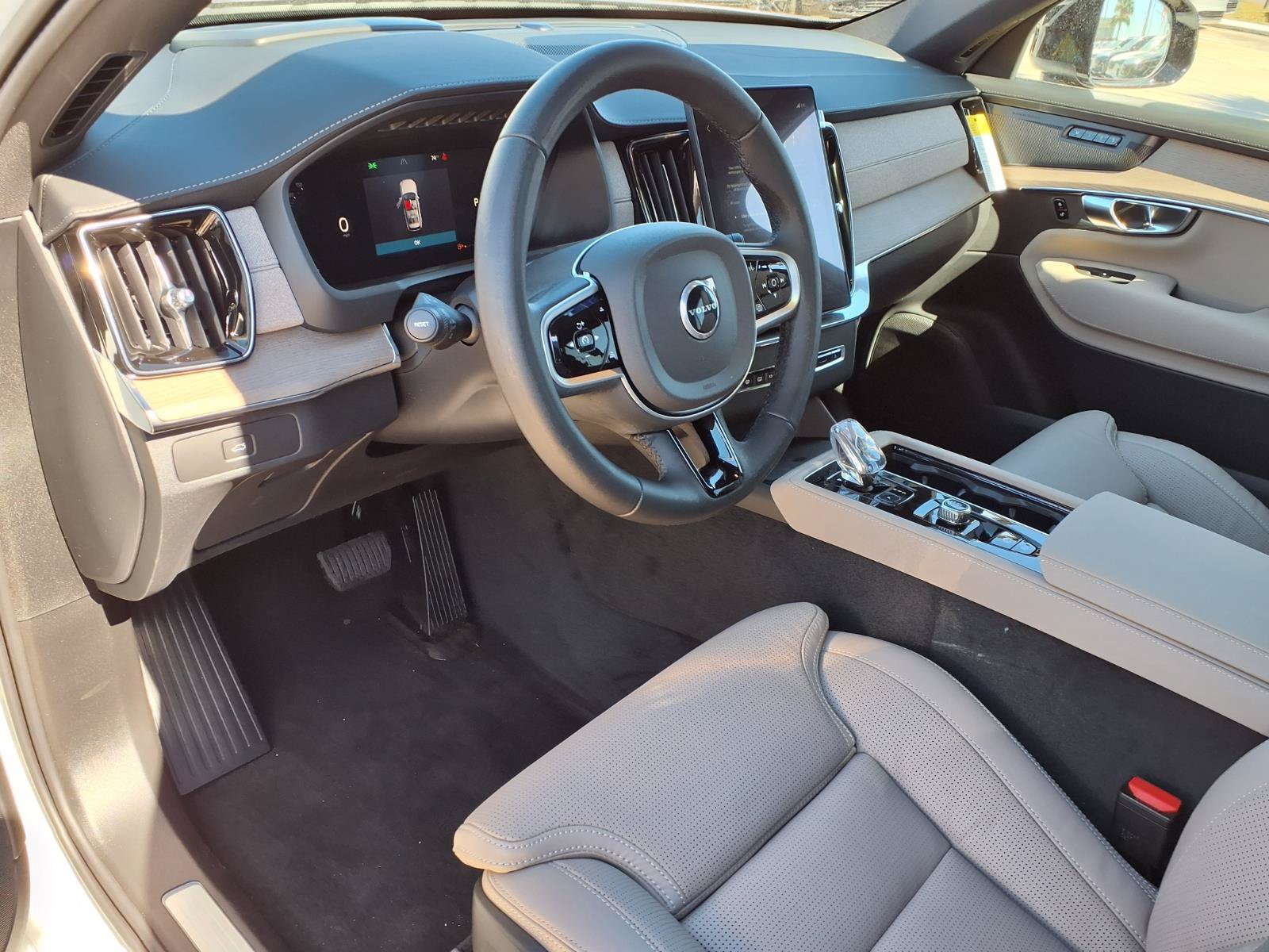 New 2026 Volvo XC90 B6 Ultra w/ Protection Package Premier AWD/4WD image 12