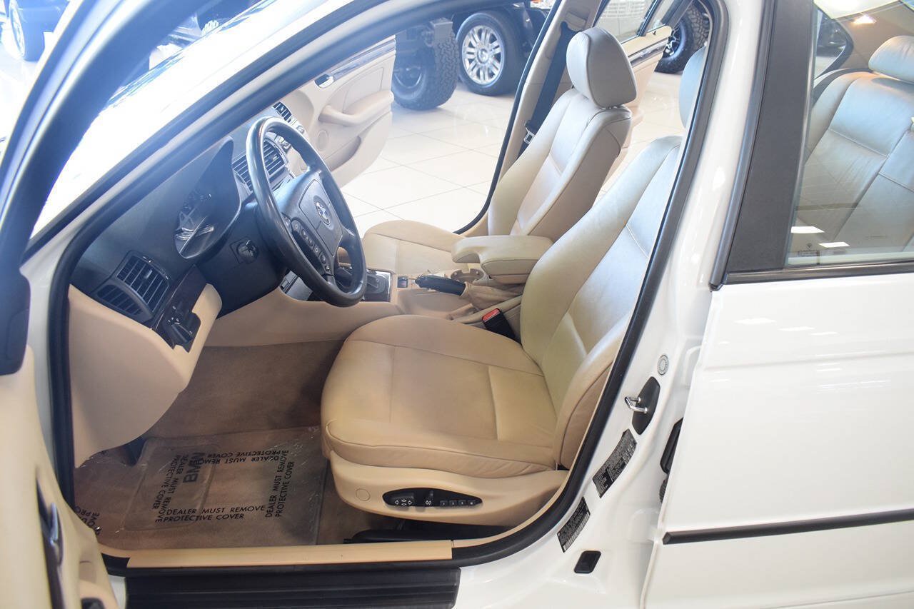 Used 2000 BMW 323i Sedan RWD image 37