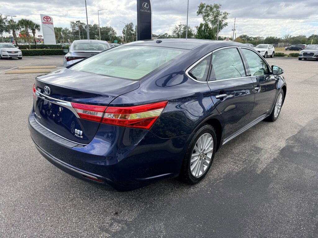 Used 2014 Toyota Avalon Limited image 3