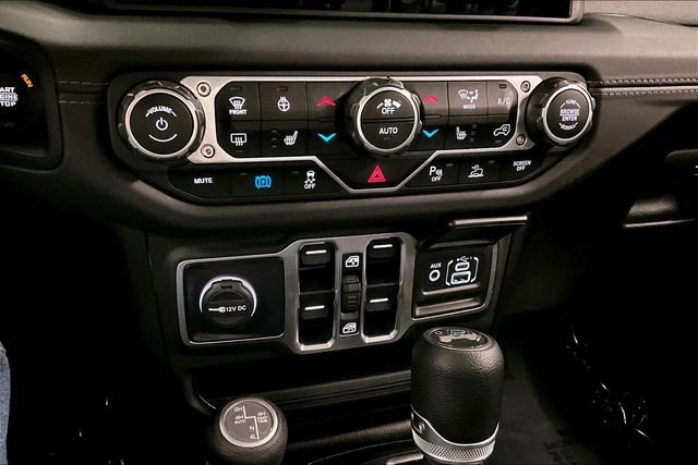 Used 2025 Jeep Wrangler Unlimited Sahara w/ Safety Group image 30