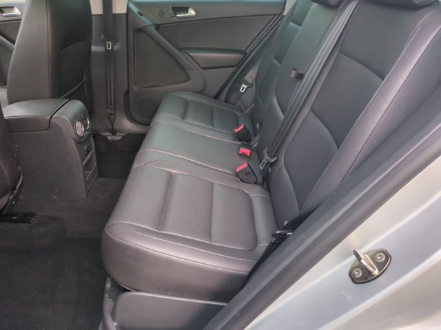 Used 2014 Volkswagen Tiguan SE FWD image 16