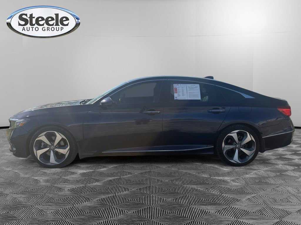 Used 2018 Honda Accord Touring image 2
