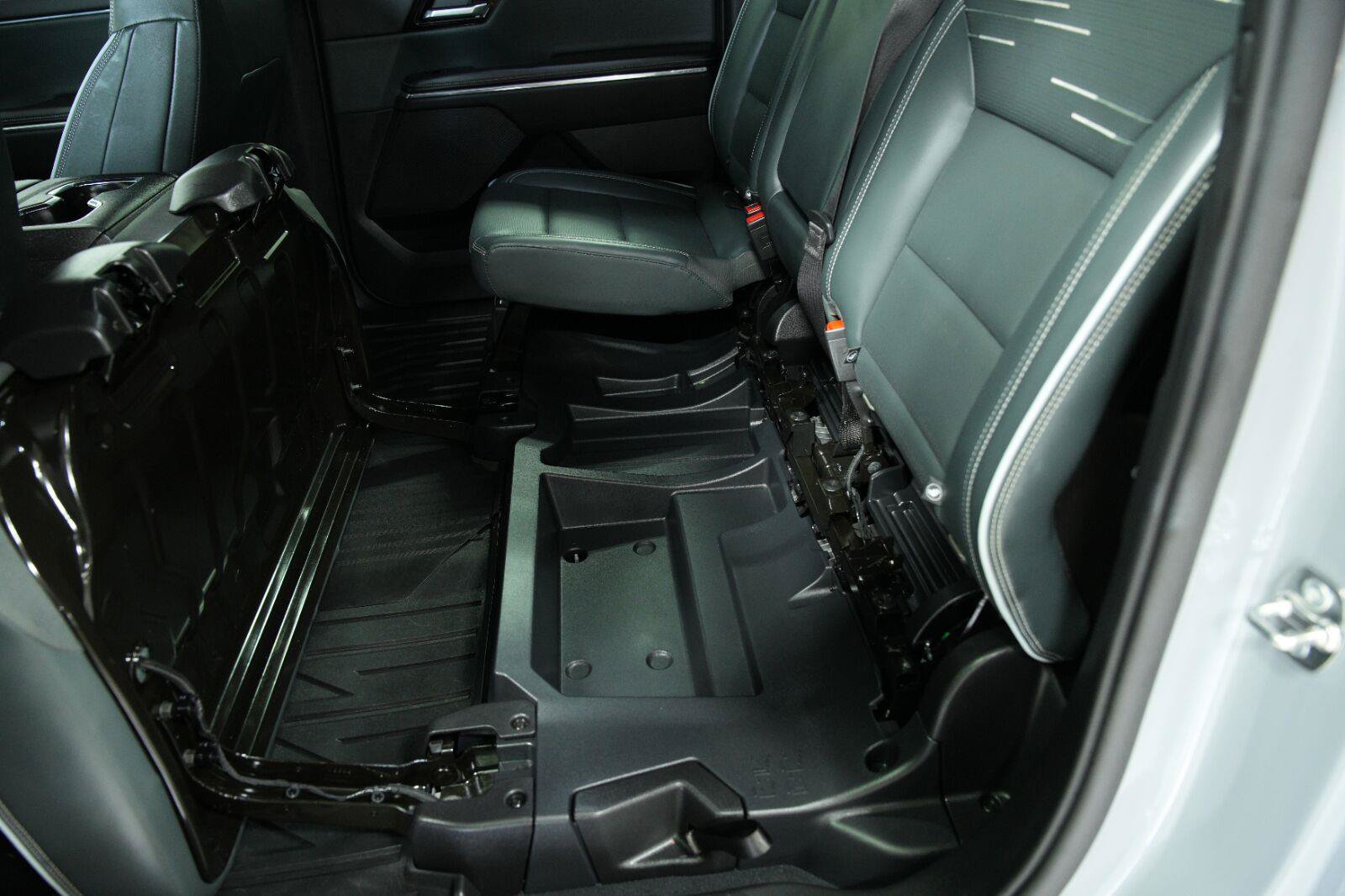 Certified 2026 GMC Sierra EV AT4 w/ AT4 Premium Package AWD/4WD image 34