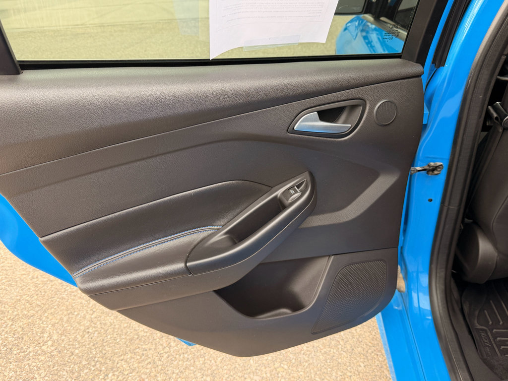 Used 2017 Ford Focus RS AWD/4WD image 12