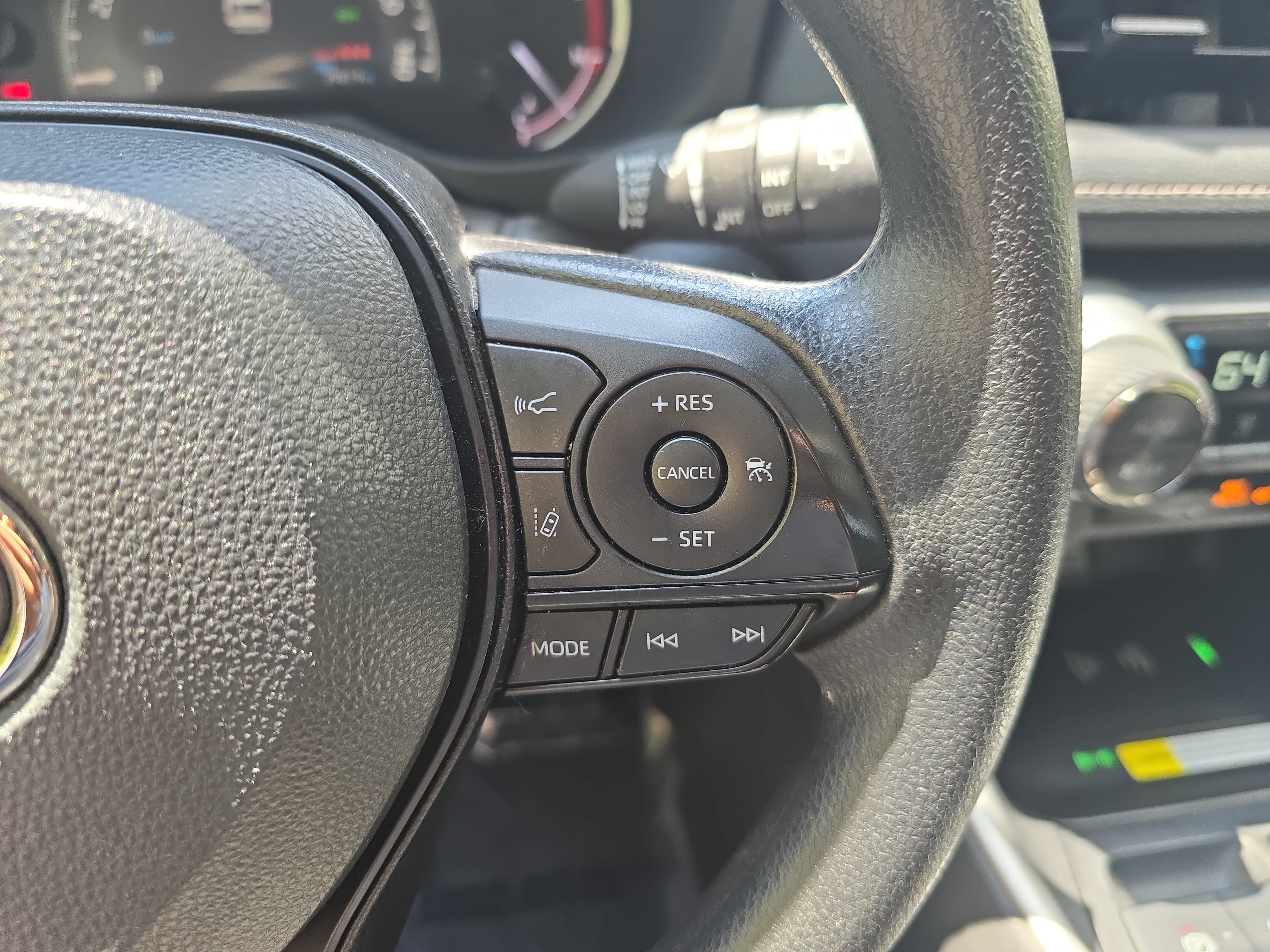 Used 2024 Toyota RAV4 XLE w/ Convenience Package FWD image 19