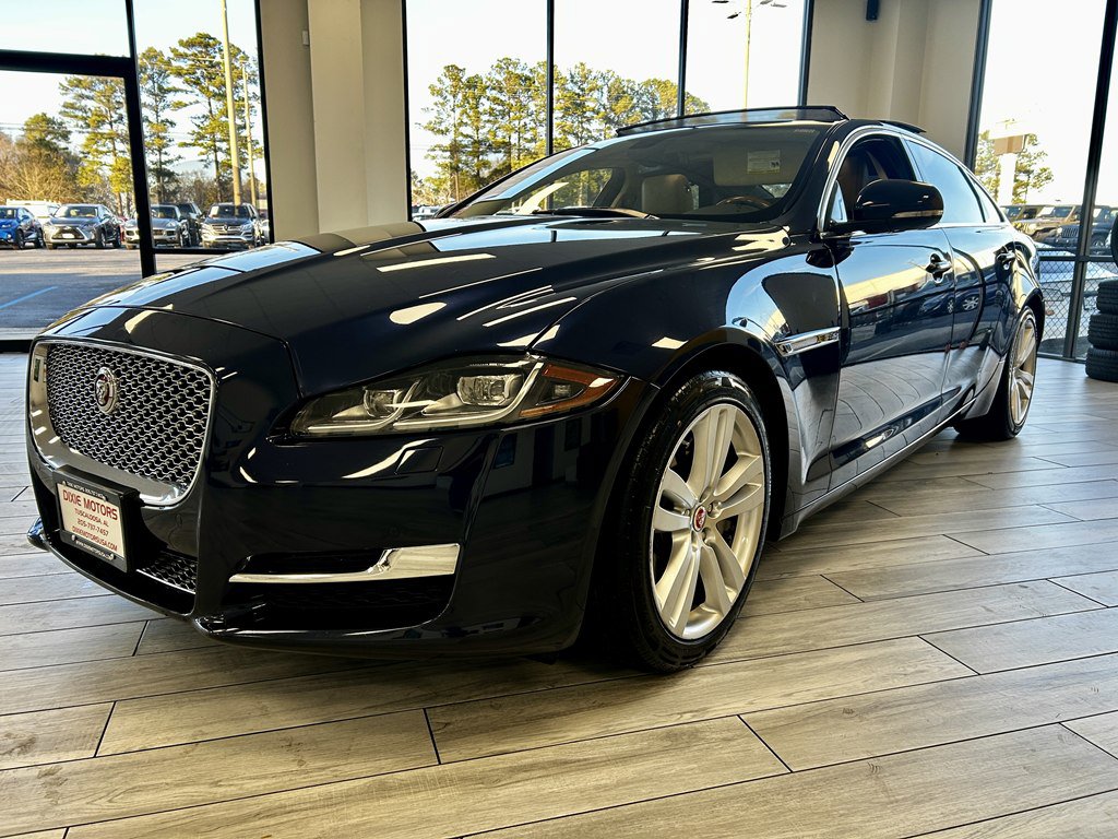 Used 2016 Jaguar XJ L Portfolio RWD image 3
