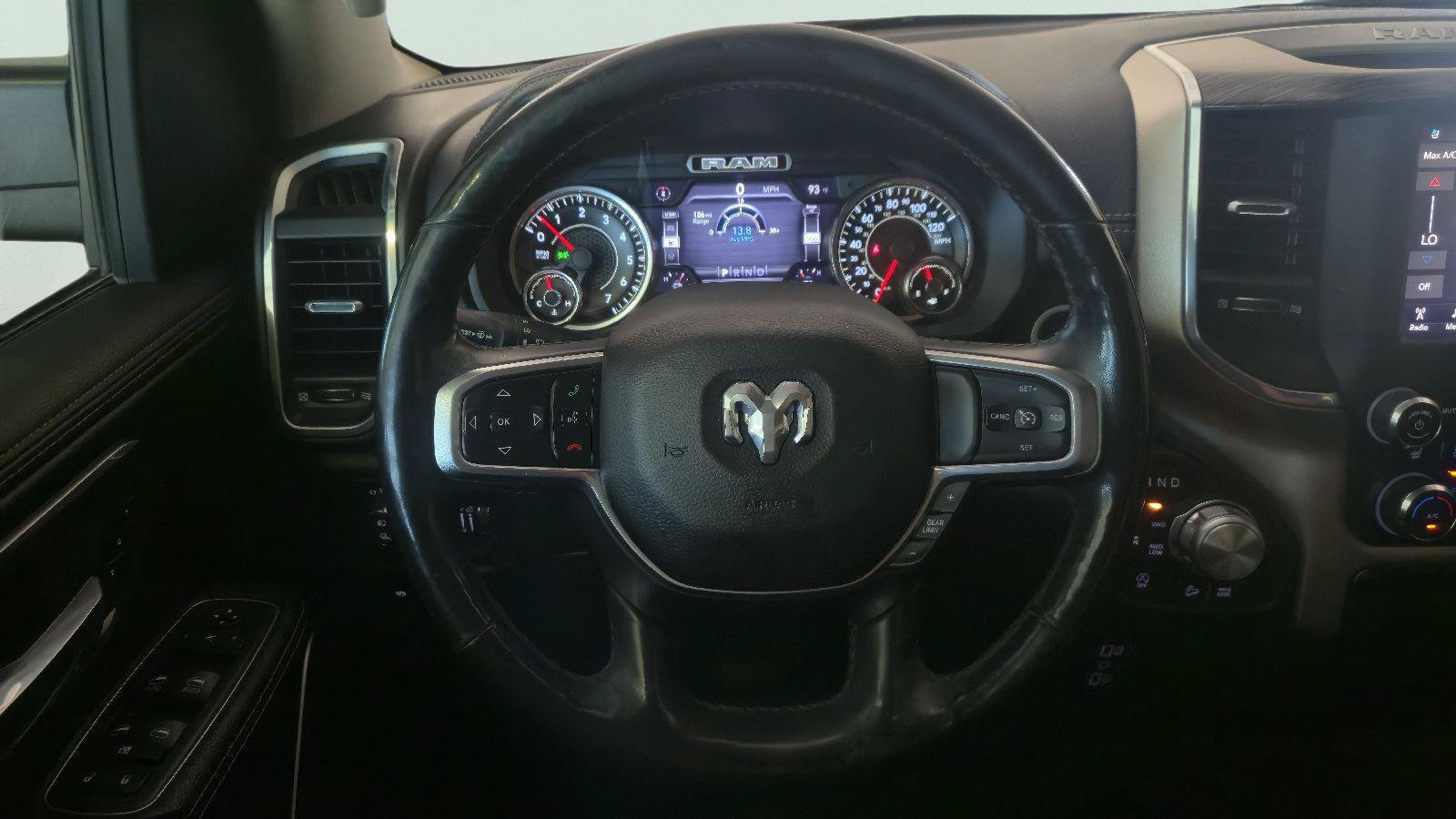 Used 2019 RAM 1500 Laramie w/ Off Road Group AWD/4WD image 14