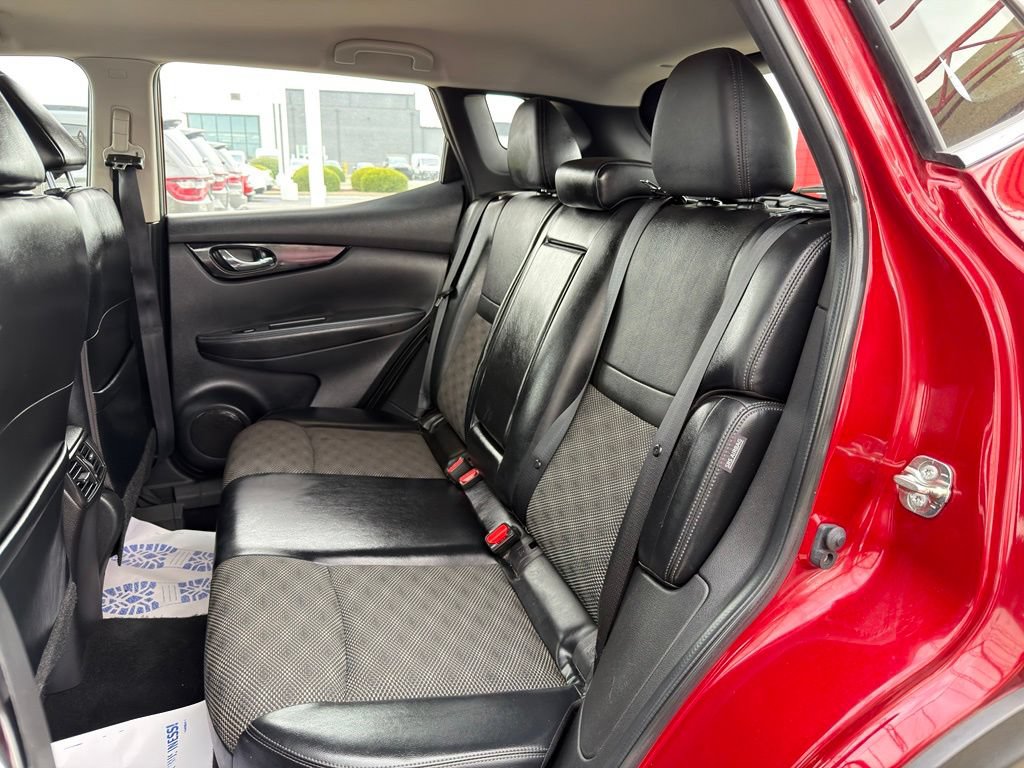 Used 2022 Nissan Rogue Sport SV w/ Technology Package AWD/4WD image 25
