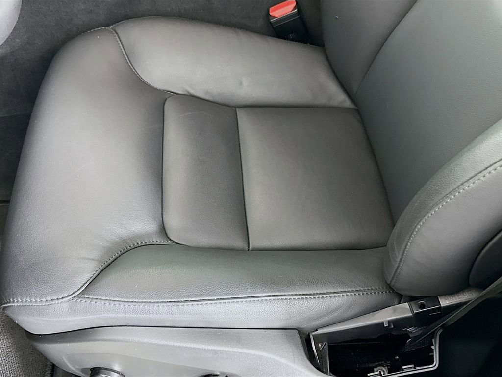 Used 2025 Volvo XC60 B5 Core AWD/4WD image 18