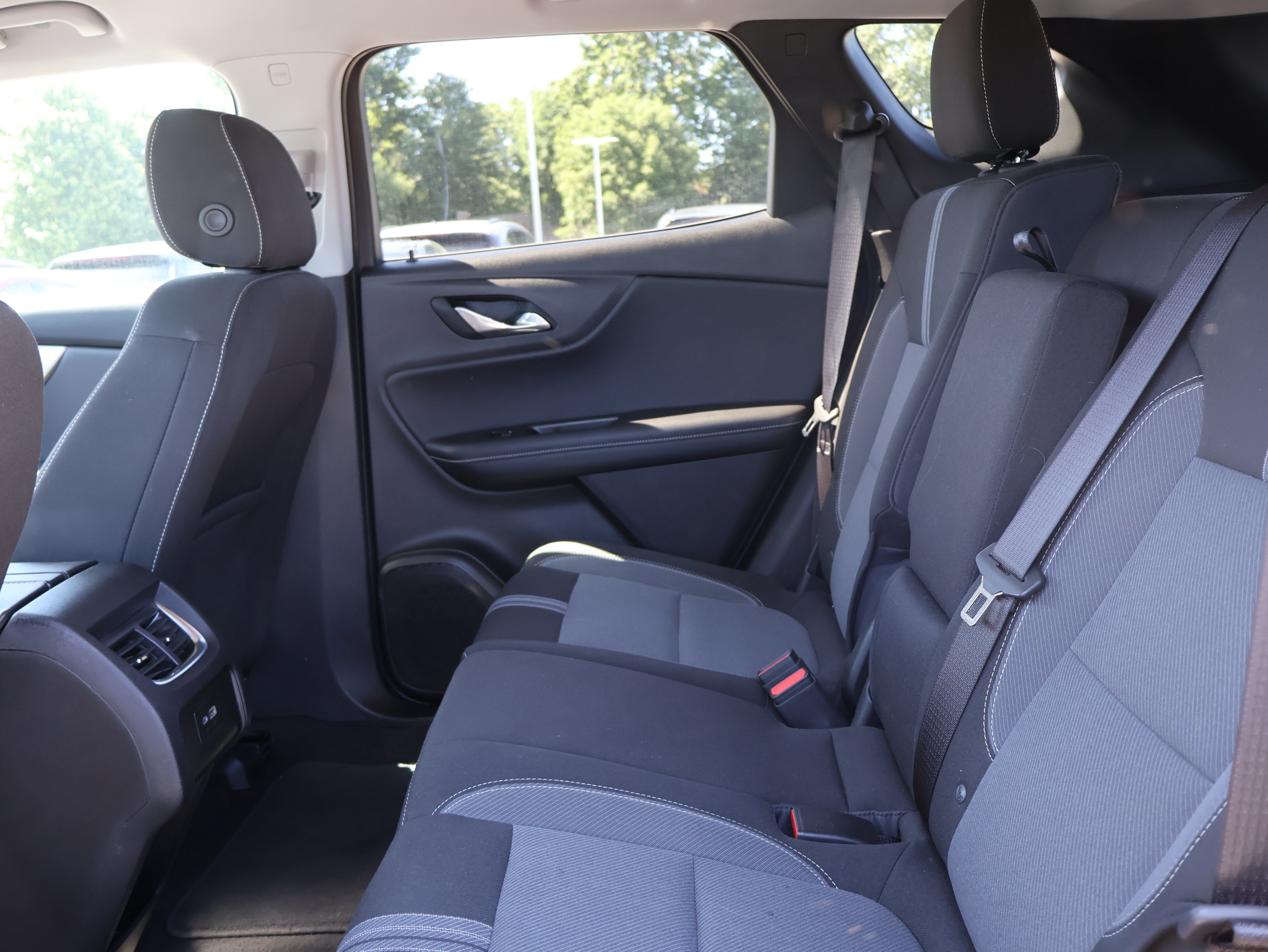 Used 2025 Chevrolet Blazer LT AWD/4WD image 17