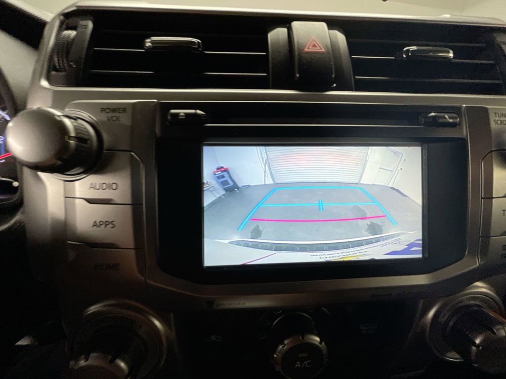 Used 2018 Toyota 4Runner SR5 Premium image 15