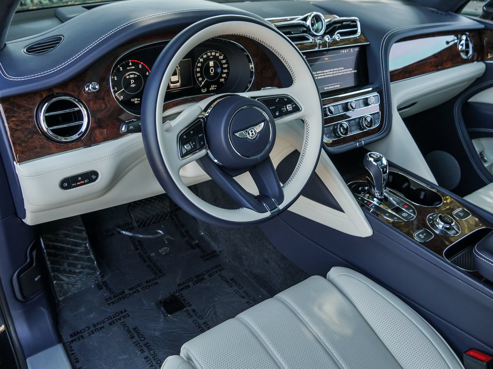 Used 2024 Bentley Bentayga AWD/4WD image 15