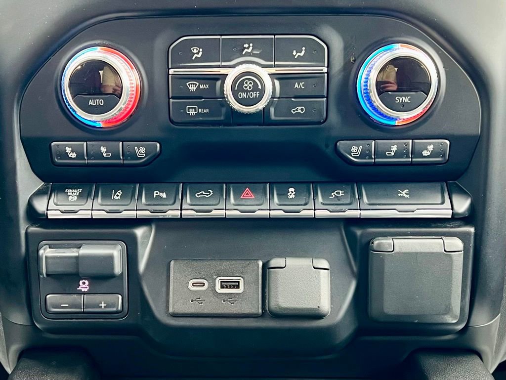 Used 2023 GMC Sierra 3500 Denali w/ Denali Ultimate Package image 35