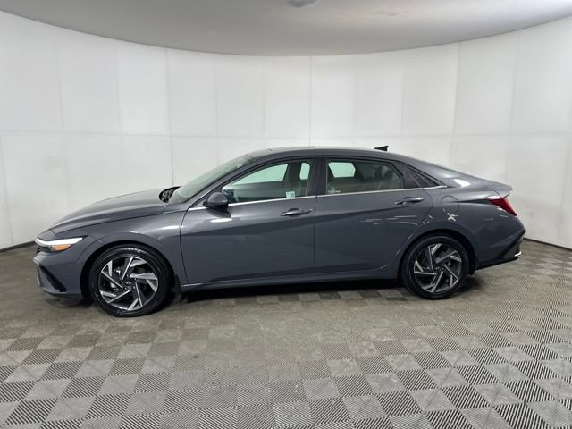 Certified 2025 Hyundai Elantra SEL image 34