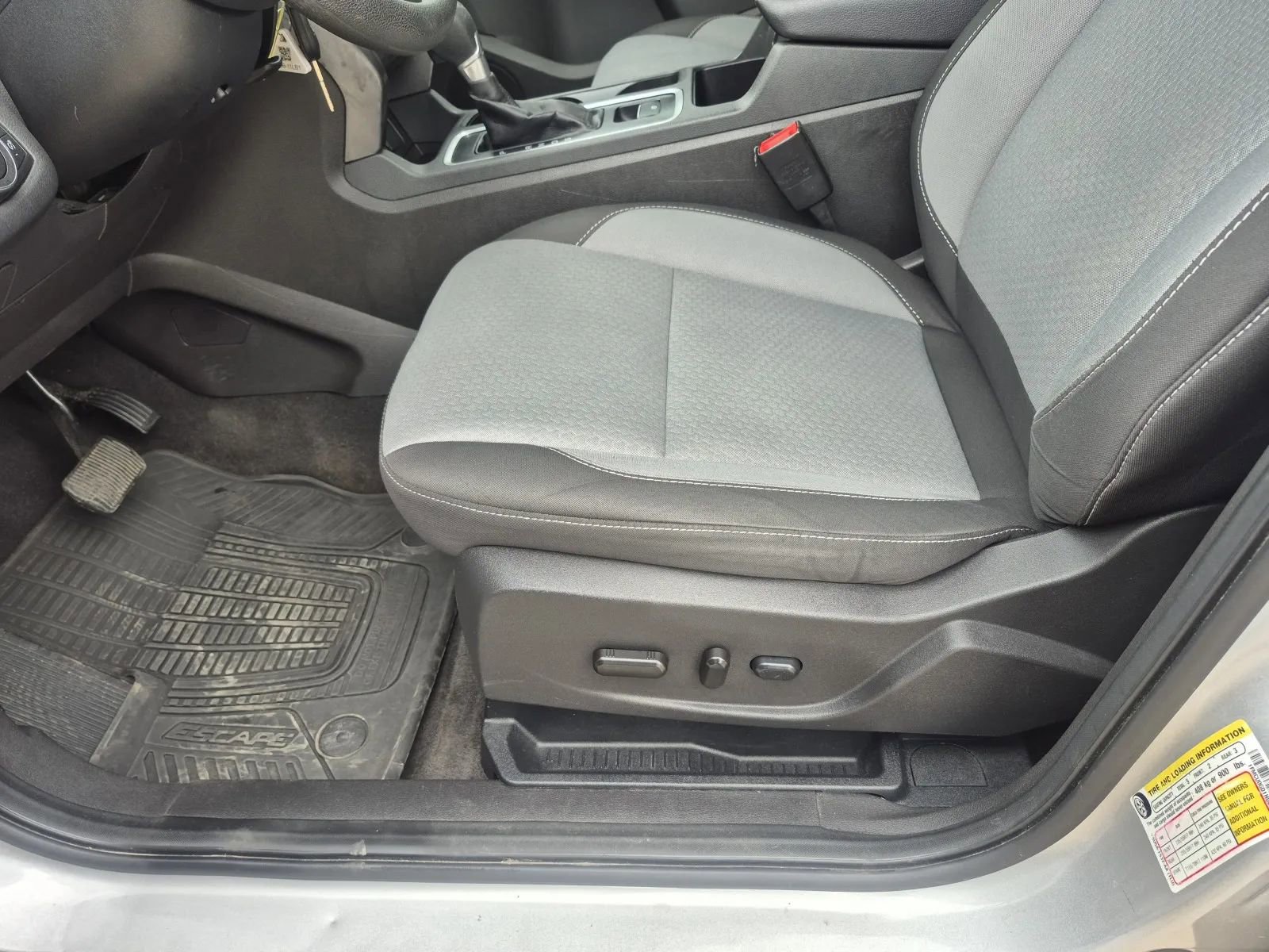 Used 2017 Ford Escape SE w/ SE Cold Weather Package FWD image 13