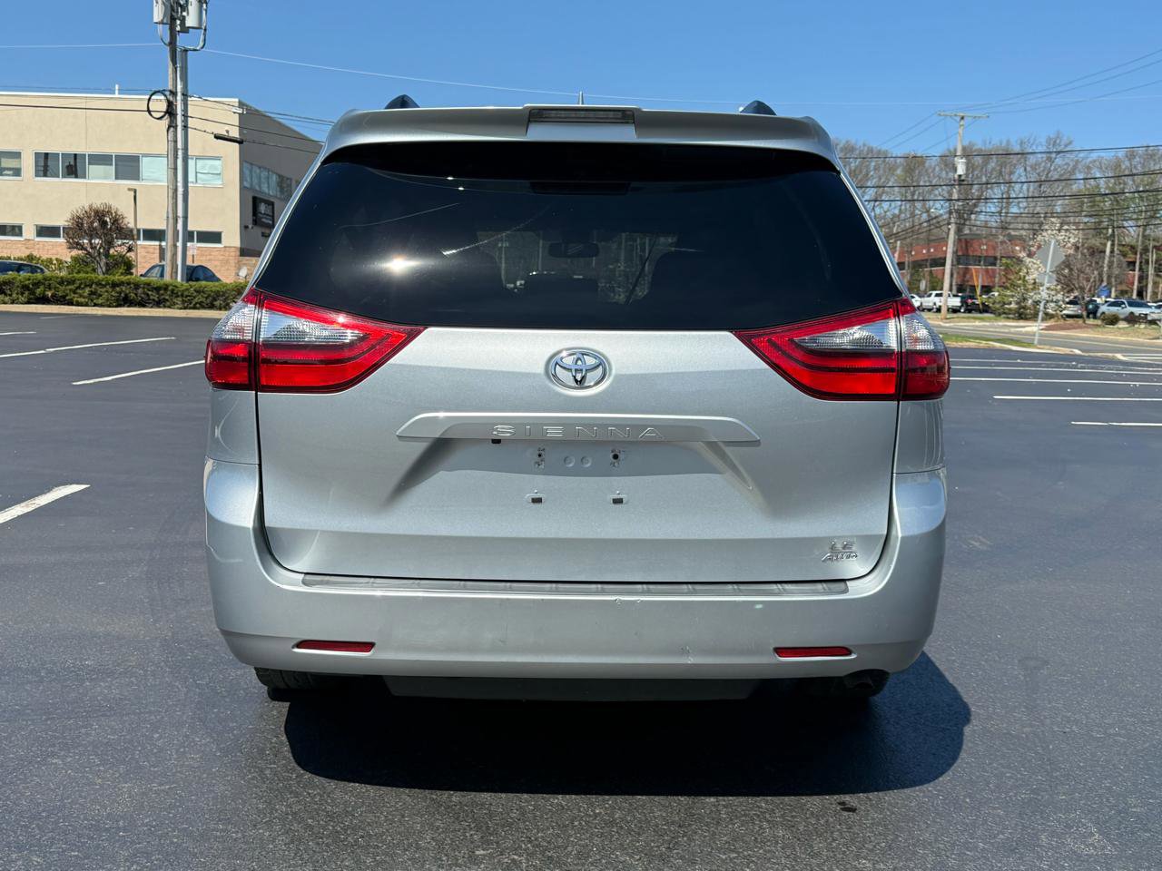 Used 2020 Toyota Sienna LE AWD/4WD image 5