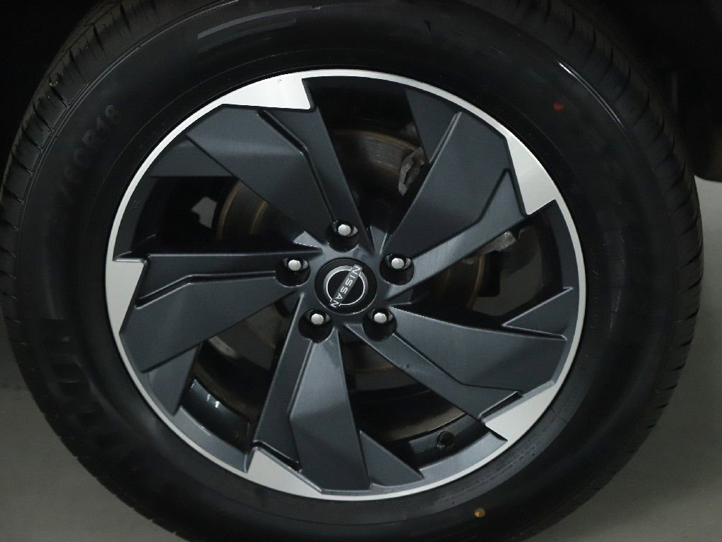 Certified 2026 Nissan Rogue SV AWD/4WD image 39