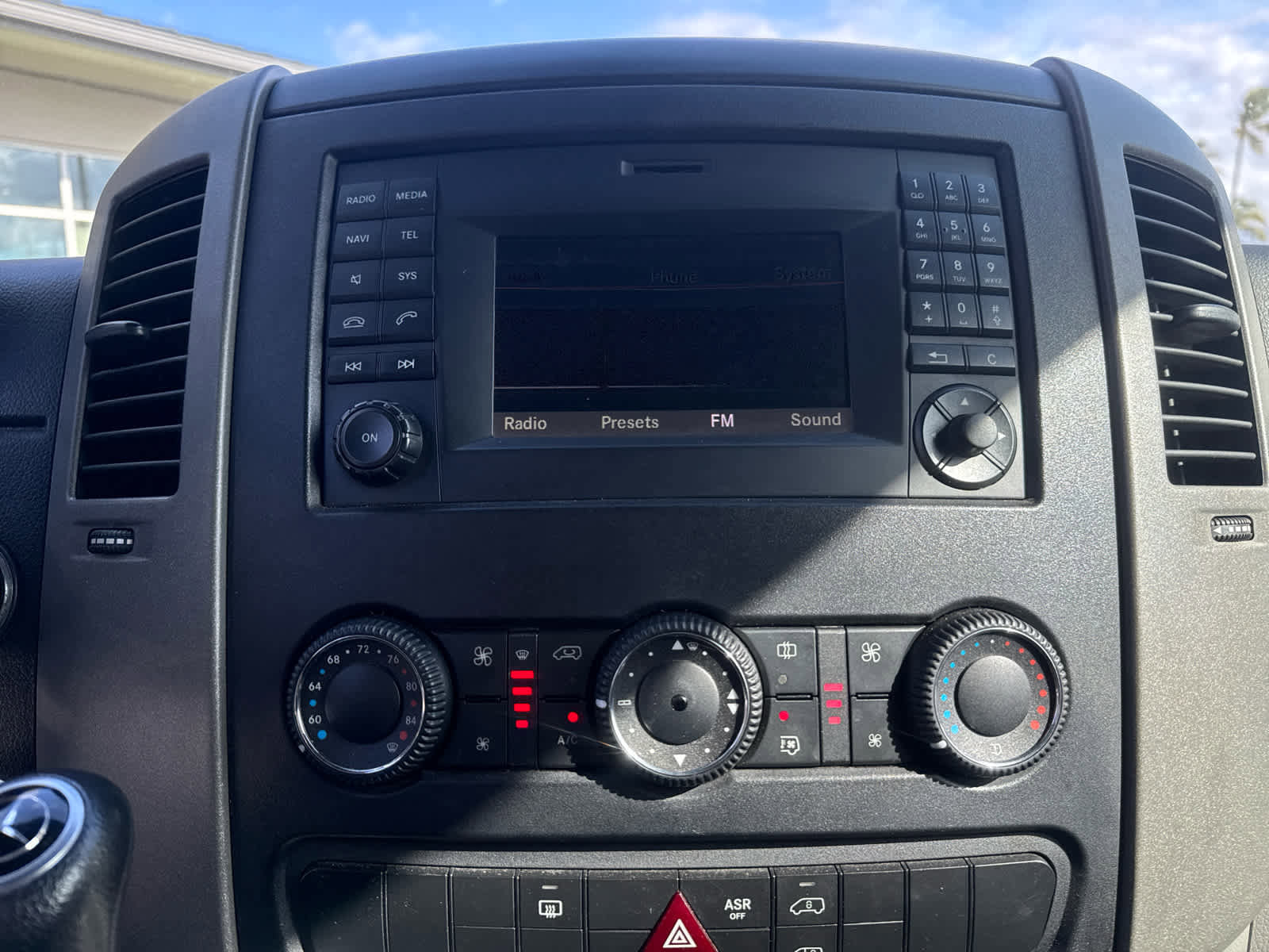 Used 2017 Mercedes-Benz Sprinter 2500 image 19