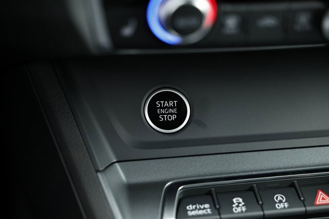 New 2025 Audi Q3 2.0T Premium image 37