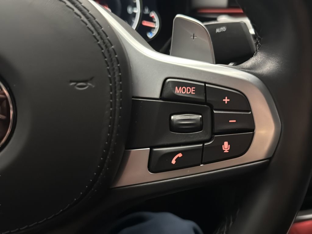 Used 2018 BMW M550i xDrive AWD/4WD image 26