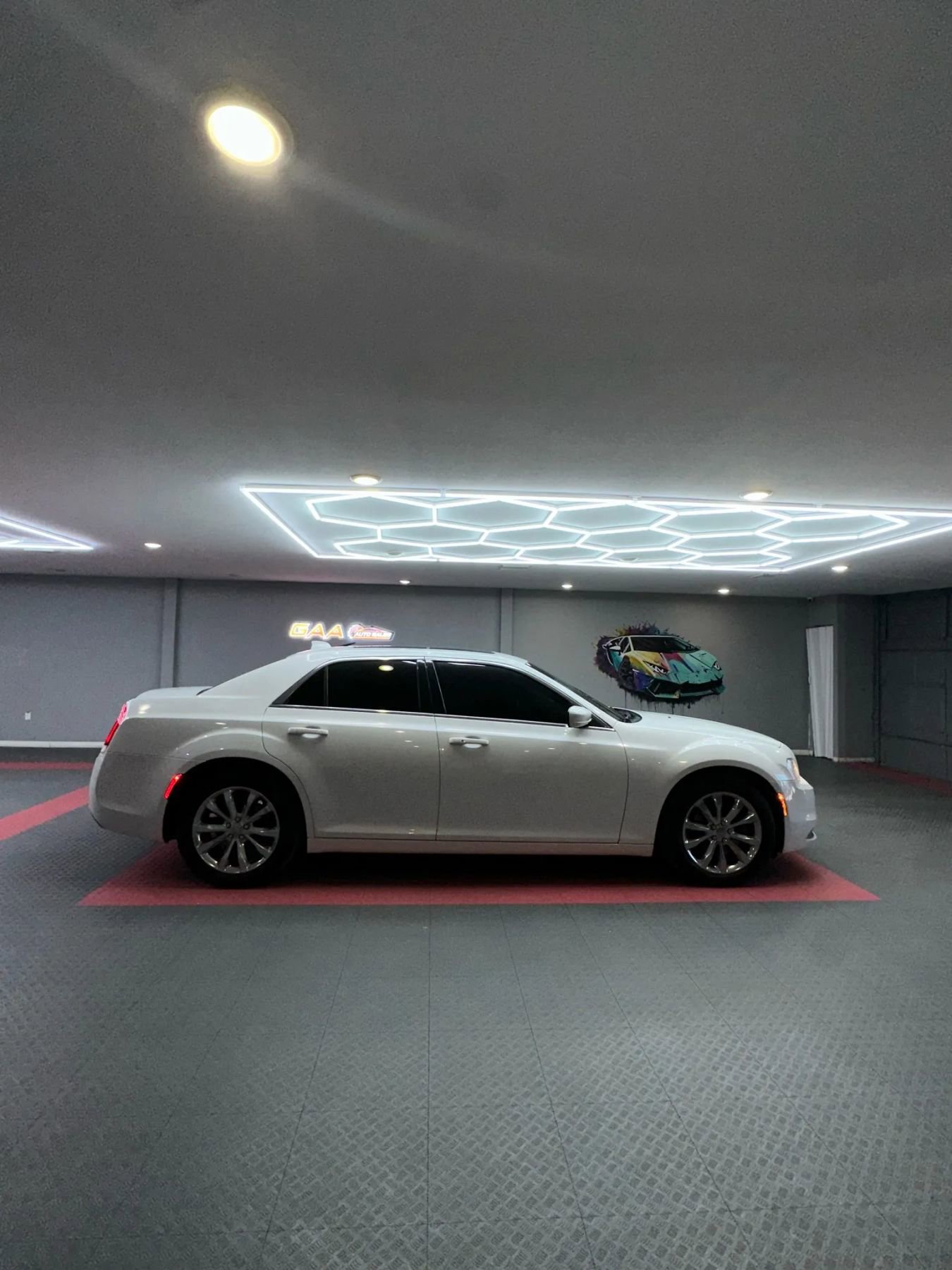 Used 2016 Chrysler 300 Limited image 7