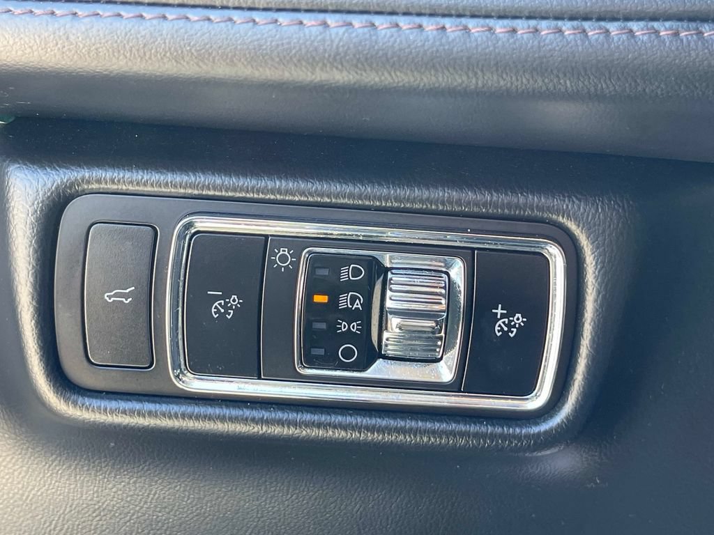 Used 2023 Lincoln Aviator 2WD w/ Premium Package image 29