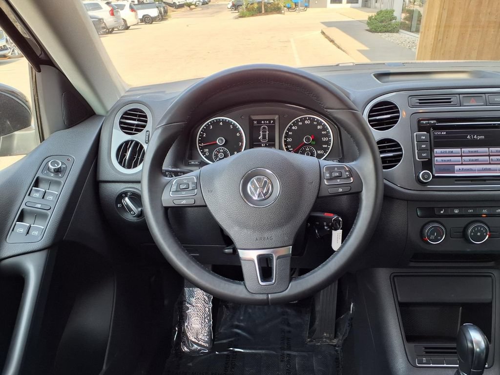 Used 2013 Volkswagen Tiguan S FWD image 14